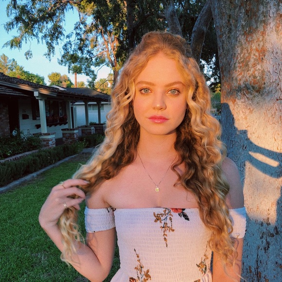 Meet your Posher, Haley rose - Picture 1 of 1